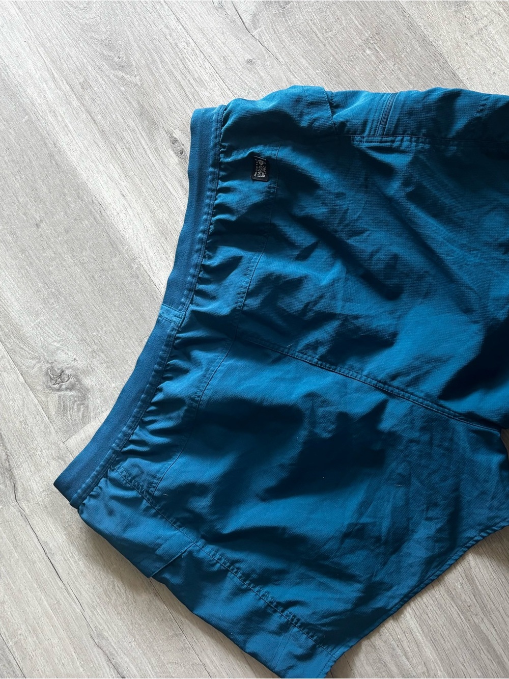 Mountain Hardwear Women's Teal Athletic Shorts - Picture 2 of 3
